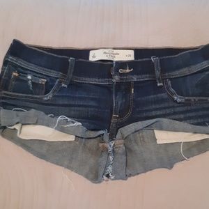 Abercrombie and Fitch short shorts sz 2 W26